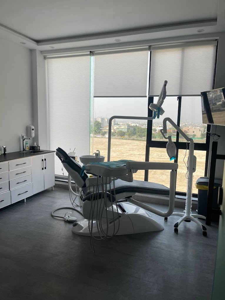 Laser Teeth Whitening Or Home Remedies – Which Is The BEST Pick?